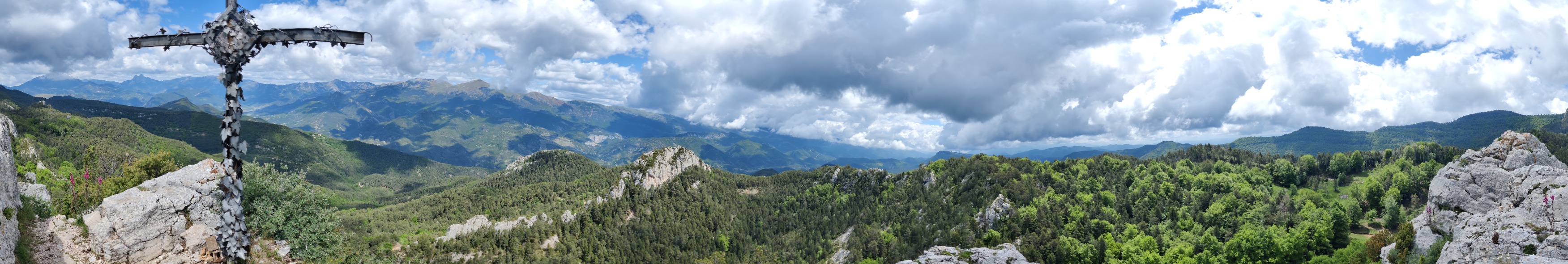 Vistas desde la cima de la Roca del Joc (Roca de la Devesa Jussana) (1615 m)