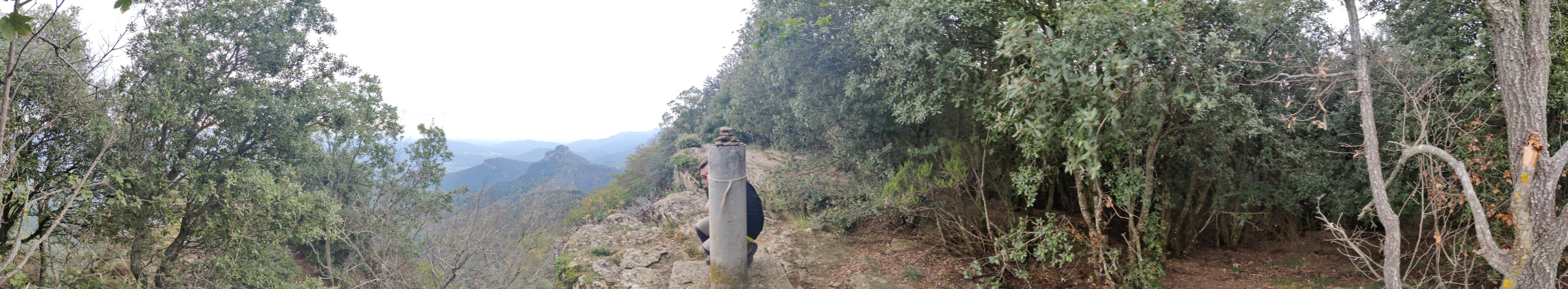 Vistas desde la cima del Puigsallança (1026 m)